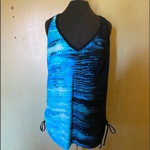 Liz Lange swim top maternity